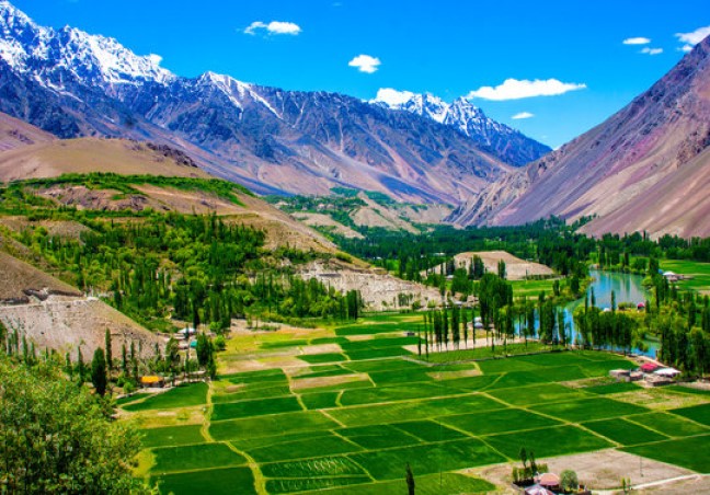 Gilgit Baltistan Tour Package (12 Days 11 Nights)